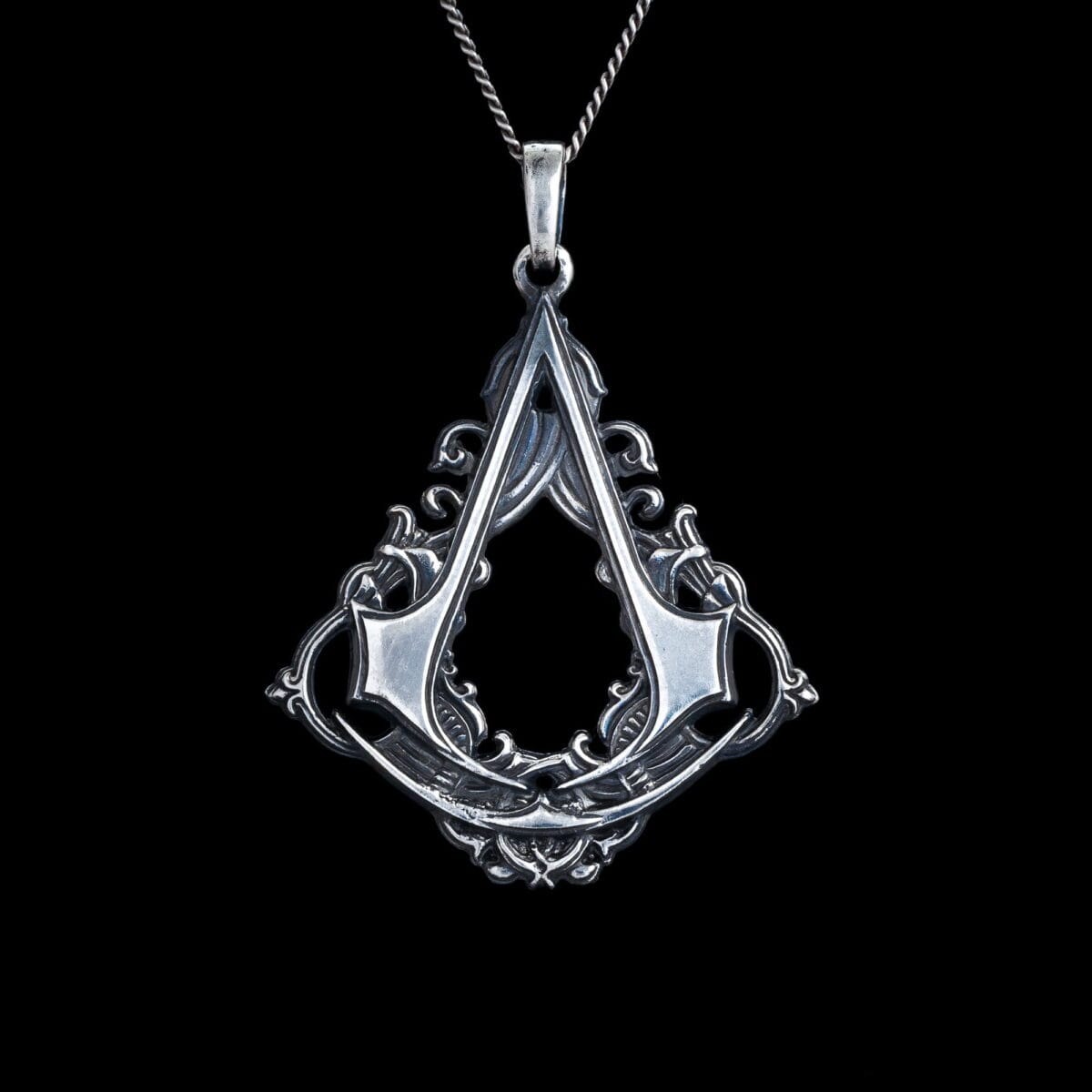 Assasin's Creed Connor Kenway Pendant - Image 1