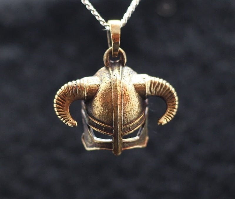 IMG_1759 Dragonborn helmet Skyrim pendant - Image 1